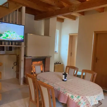 Dağ evi Vikendica Pepo *
